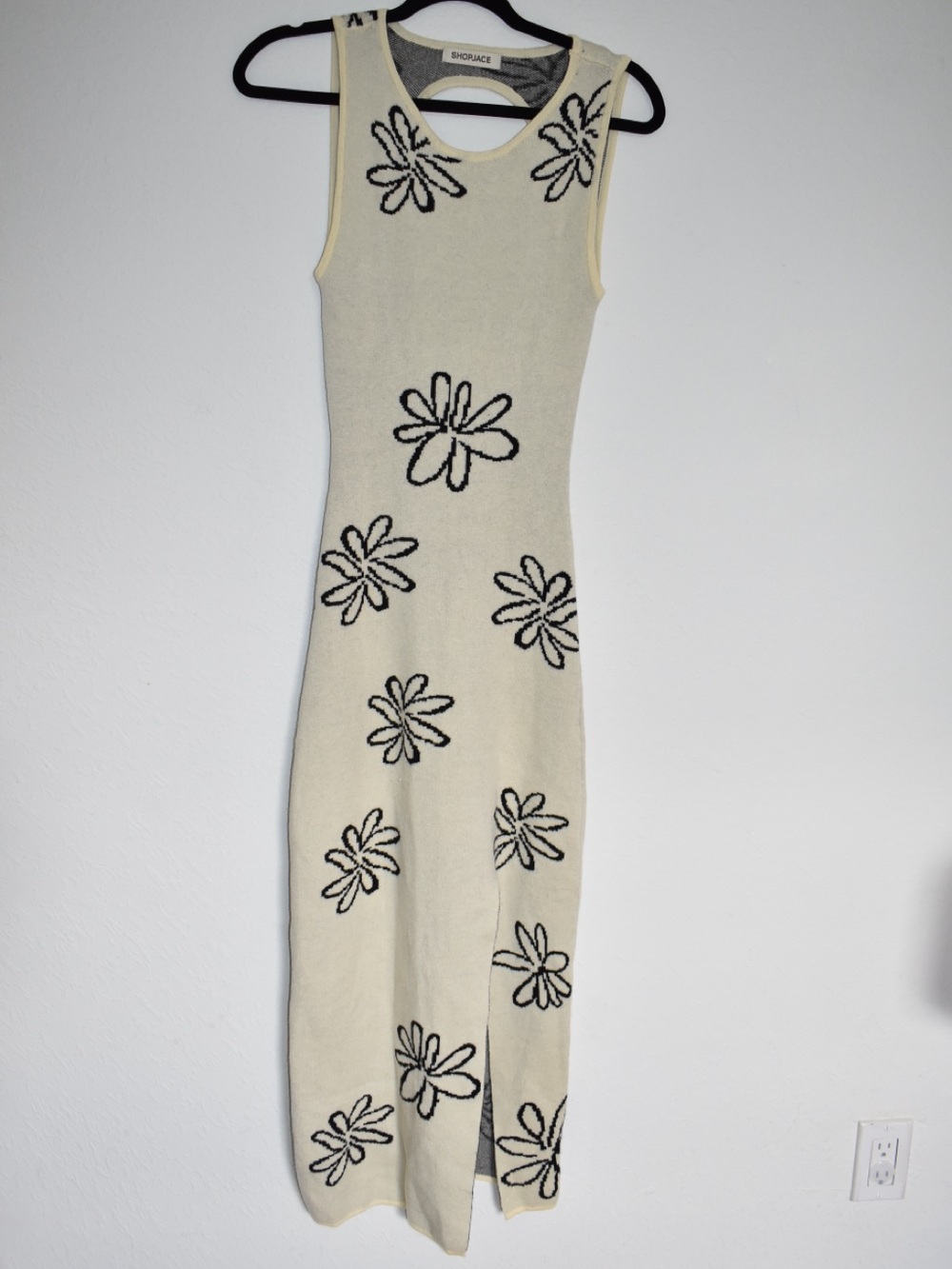 Sleeveless Open Back Cream Maxi Dress with Black Daisy Embroidery Size Small